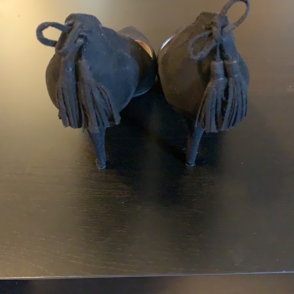 Marc Fisher suede pumps with tassels - Picture 3 of 7